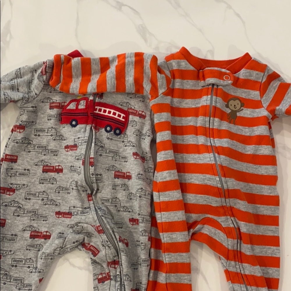 Newborn pajamas - qty 2